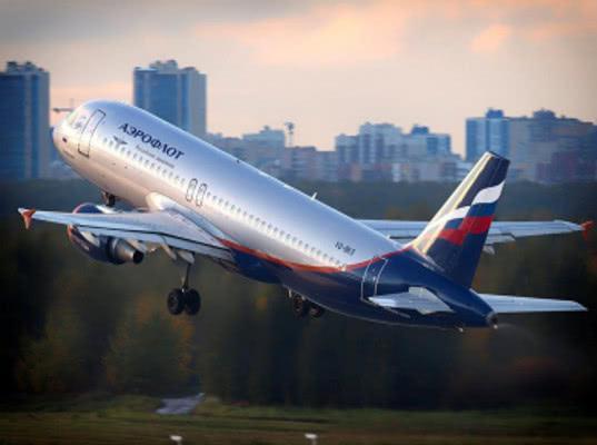 Российские авиакомпании сократили международные перевозки на 11% за квартал