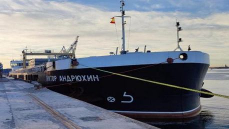 Флотилию судов, доставляющих грузы в Калининград, усилят сухогрузом 