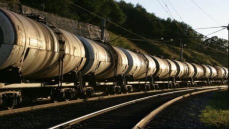 РЖД хотят повысить штрафы за использование вагонов как складов для топлива